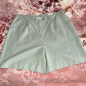 Women’s plus size 16 Elegant Jade Green linen blended  Short NWT